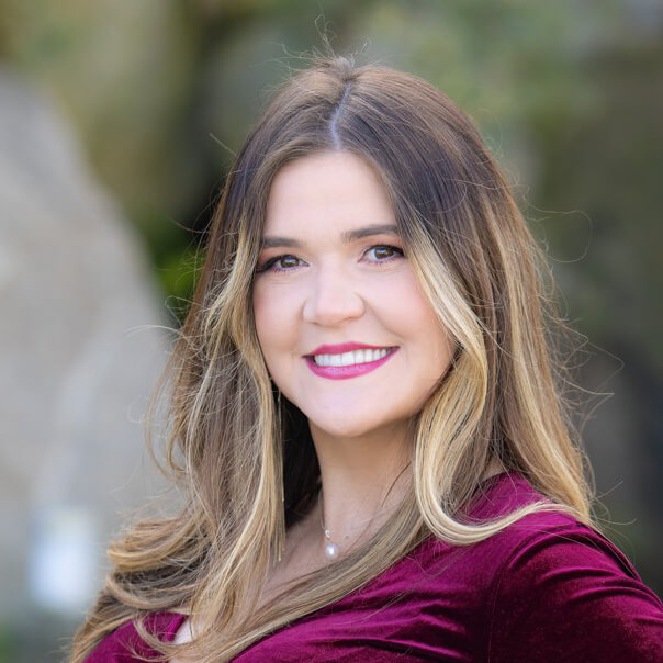 Shawna, Registered Dental Assistant in Extended Function, Expanded Duties Level II Shawna, Registered Dental Assistant in Extended Function, Expanded Duties Level II